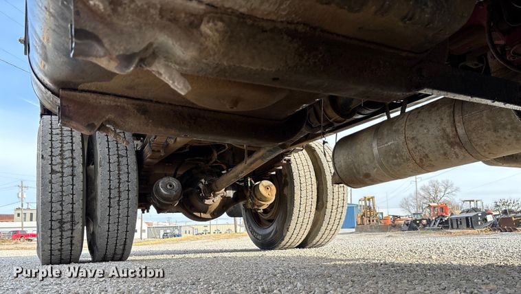 image for item EV3324 1992 GMC TopKick dump truck