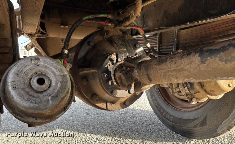 image for item EV3324 1992 GMC TopKick dump truck