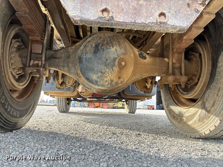 image for item EV3324 1992 GMC TopKick dump truck