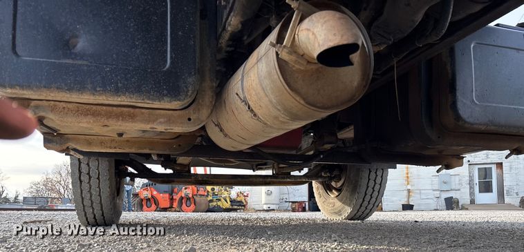 image for item EV3324 1992 GMC TopKick dump truck