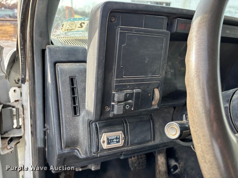 image for item EV3324 1992 GMC TopKick dump truck