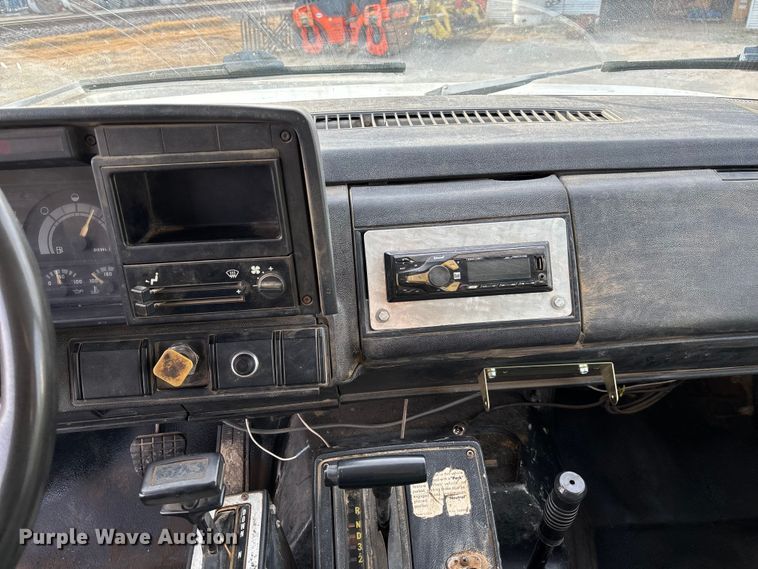 image for item EV3324 1992 GMC TopKick dump truck