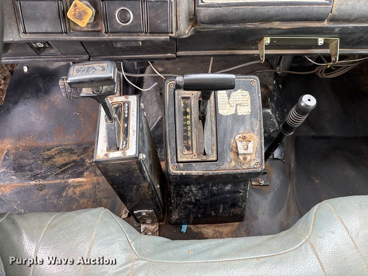 image for item EV3324 1992 GMC TopKick dump truck