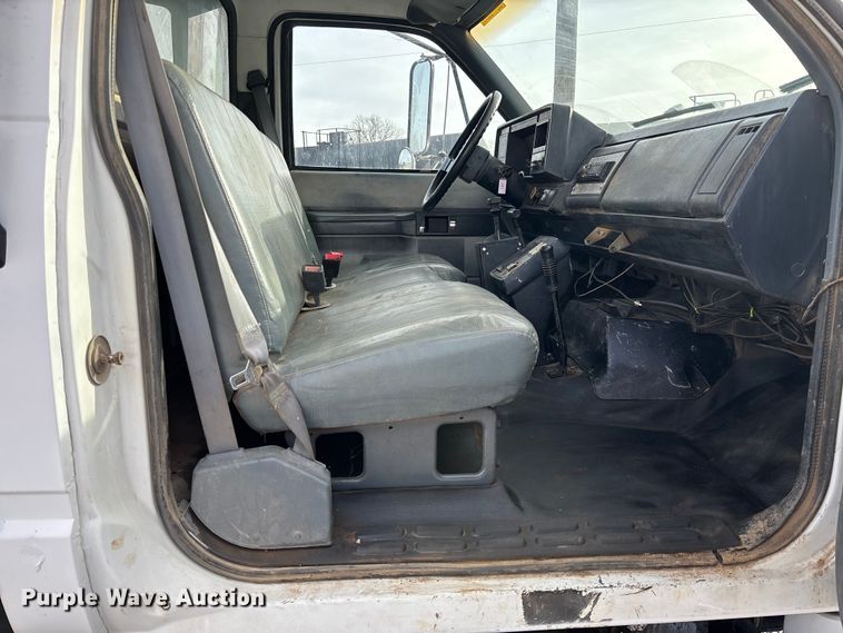 image for item EV3324 1992 GMC TopKick dump truck