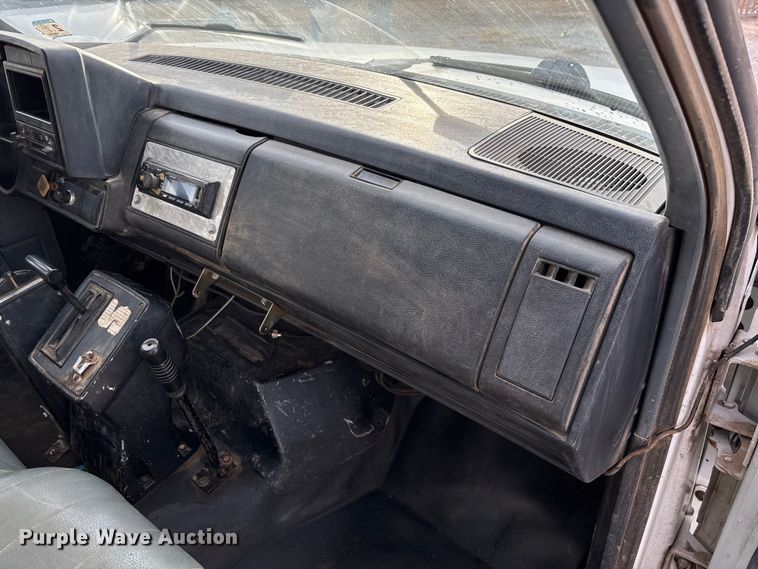 image for item EV3324 1992 GMC TopKick dump truck