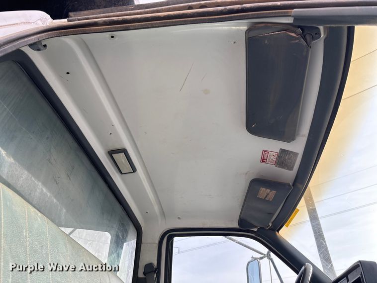 image for item EV3324 1992 GMC TopKick dump truck