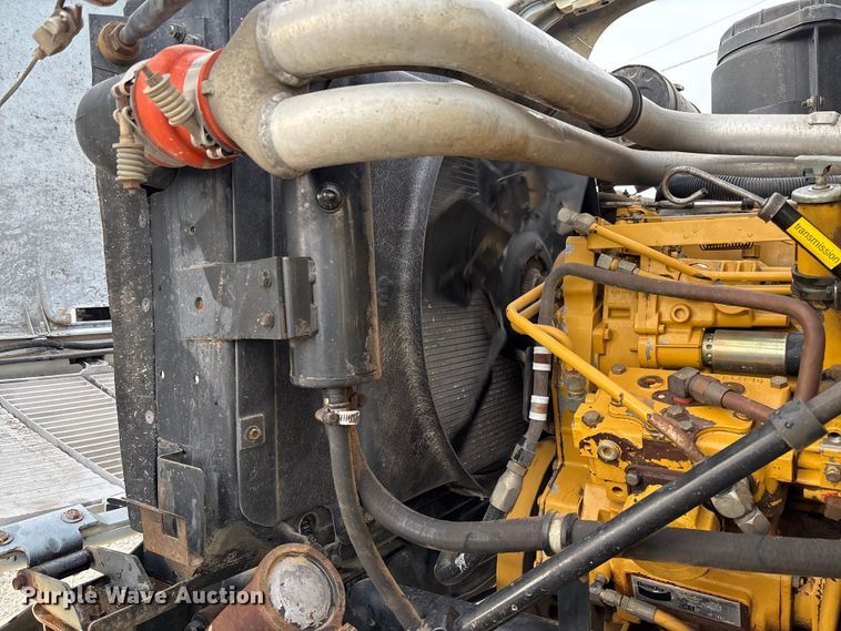 image for item EV3324 1992 GMC TopKick dump truck