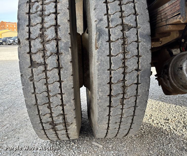 image for item EV3324 1992 GMC TopKick dump truck