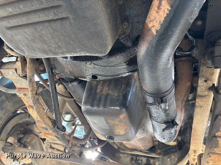 image for item EV3325 1990 International 4900 dump truck