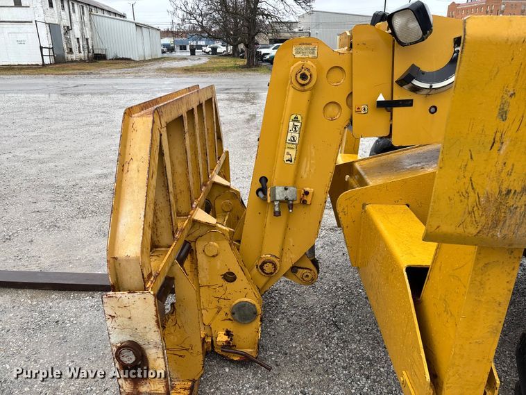 image for item EV3332 1998 Caterpillar TH103 Telehandler
