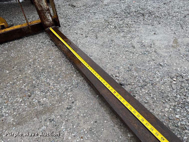 image for item EV3332 1998 Caterpillar TH103 Telehandler