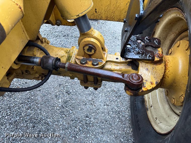 image for item EV3332 1998 Caterpillar TH103 Telehandler