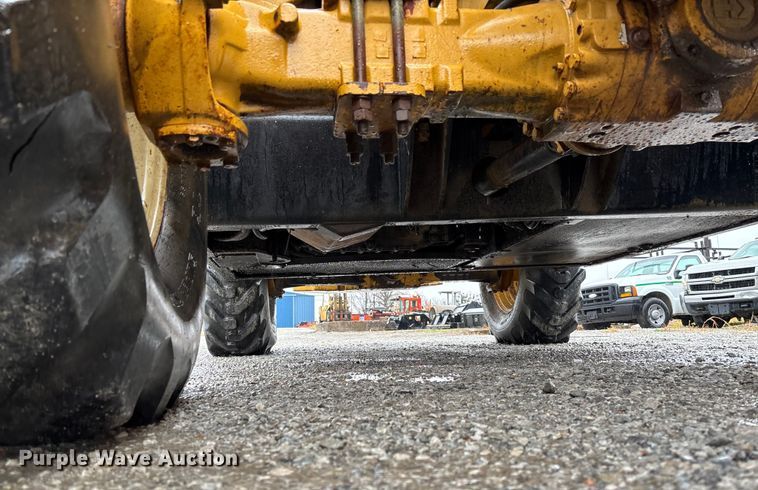 image for item EV3332 1998 Caterpillar TH103 Telehandler