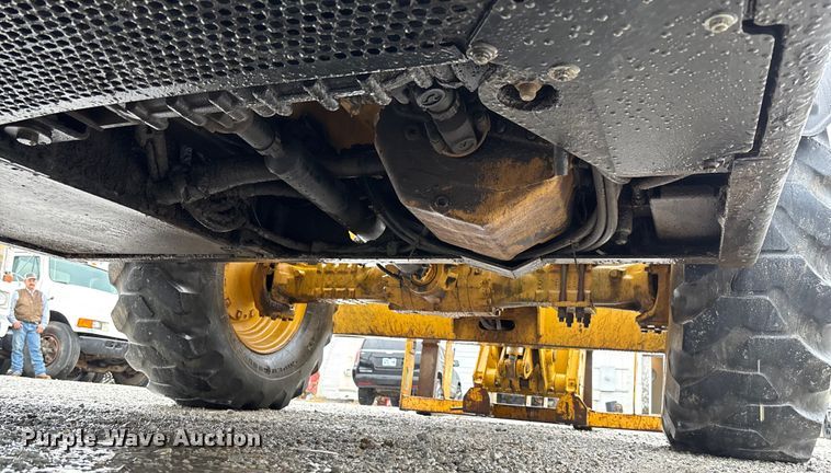 image for item EV3332 1998 Caterpillar TH103 Telehandler