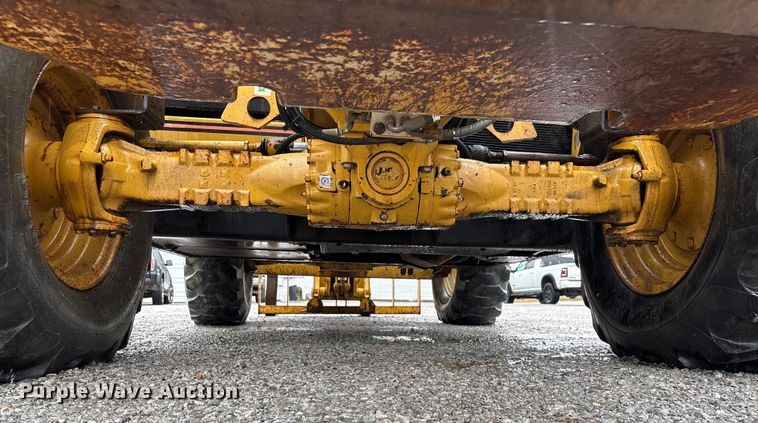 image for item EV3332 1998 Caterpillar TH103 Telehandler