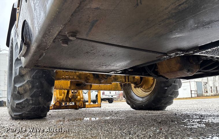 image for item EV3332 1998 Caterpillar TH103 Telehandler