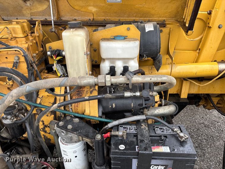 image for item EV3332 1998 Caterpillar TH103 Telehandler