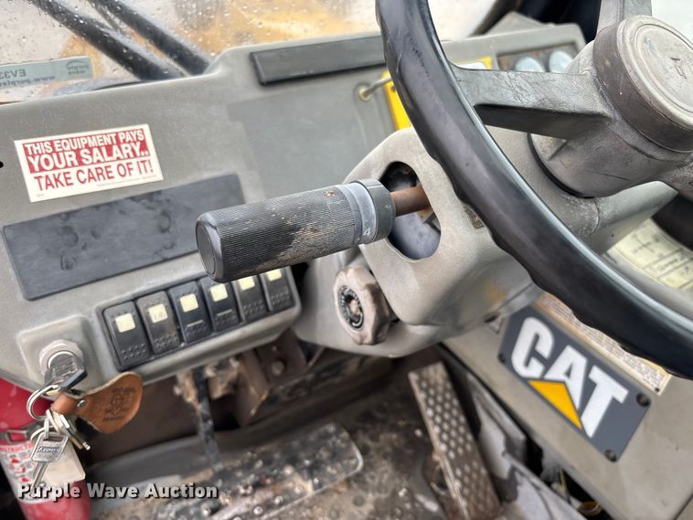 image for item EV3332 1998 Caterpillar TH103 Telehandler