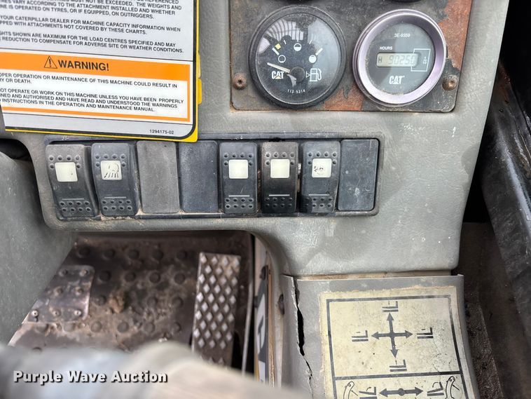 image for item EV3332 1998 Caterpillar TH103 Telehandler
