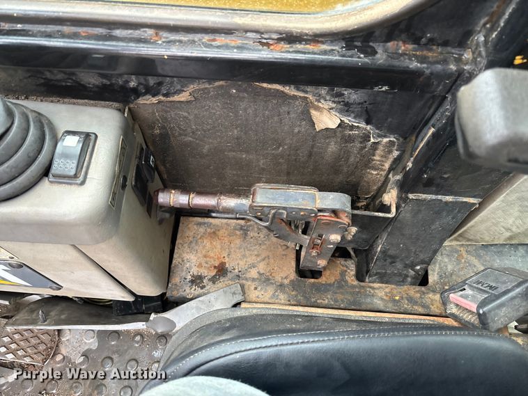 image for item EV3332 1998 Caterpillar TH103 Telehandler