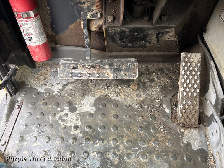 image for item EV3332 1998 Caterpillar TH103 Telehandler