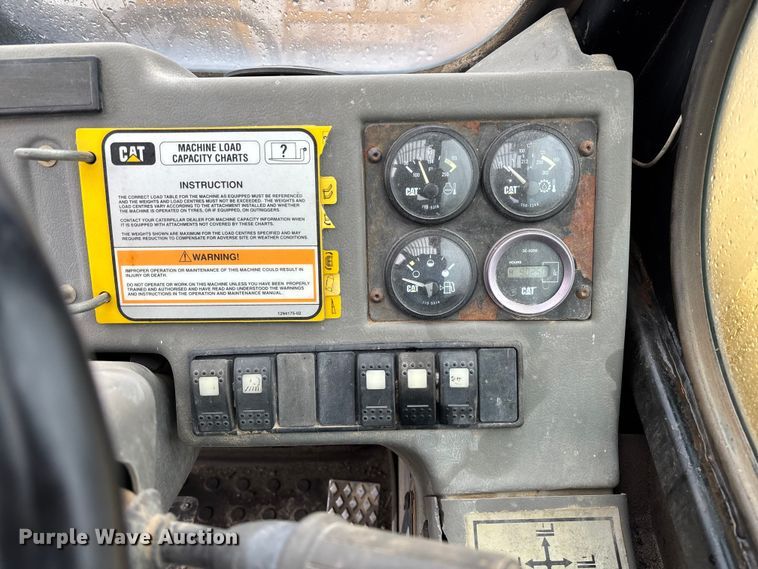 image for item EV3332 1998 Caterpillar TH103 Telehandler