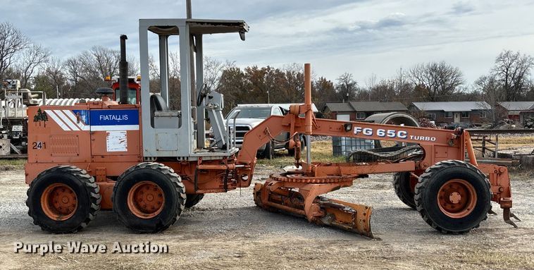 image for item EV3333 Fiat-Allis FG65C Turbo motor grader