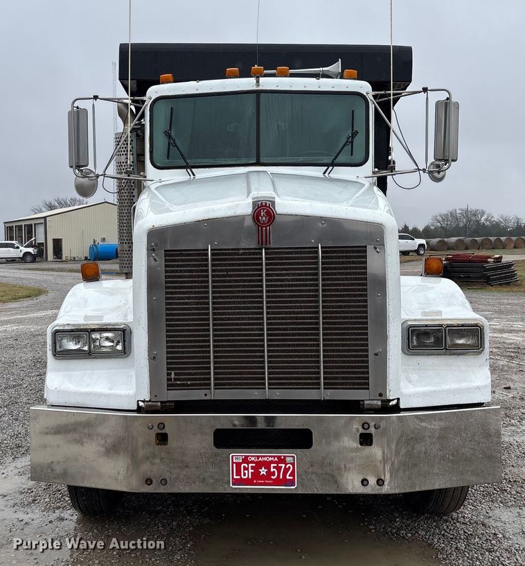 image for item EV3358 1991 Kenworth T800 dump truck