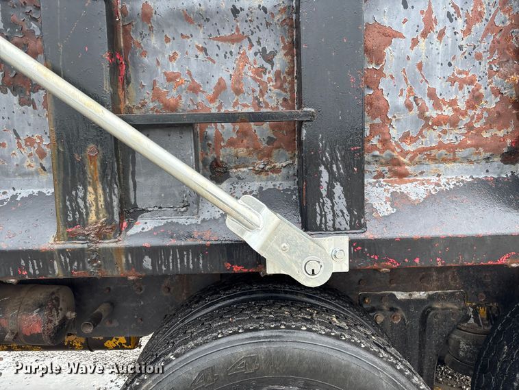 image for item EV3358 1991 Kenworth T800 dump truck