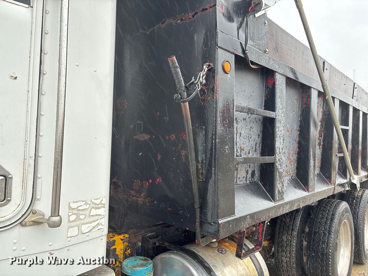 image for item EV3358 1991 Kenworth T800 dump truck