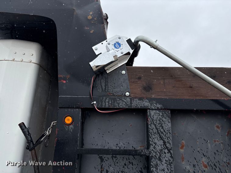 image for item EV3358 1991 Kenworth T800 dump truck