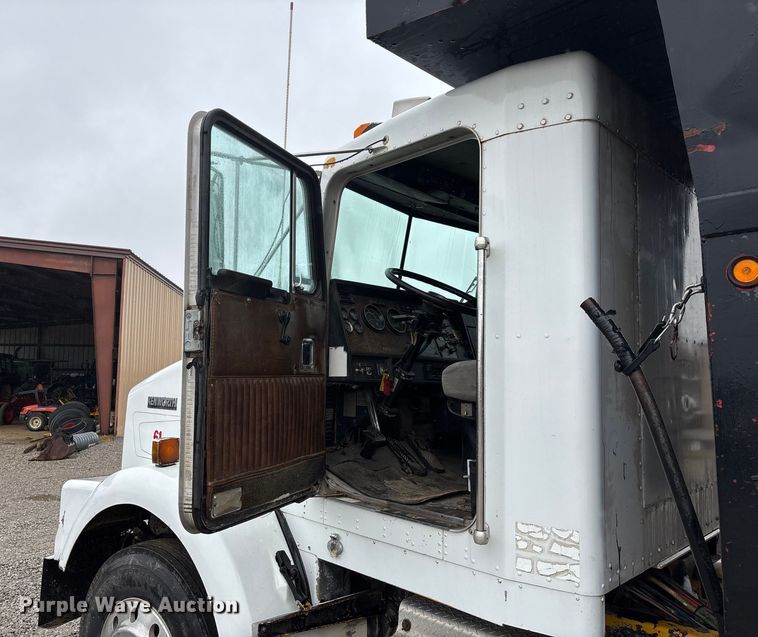 image for item EV3358 1991 Kenworth T800 dump truck