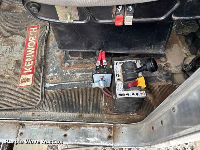 image for item EV3358 1991 Kenworth T800 dump truck