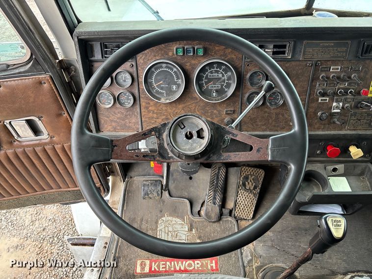 image for item EV3358 1991 Kenworth T800 dump truck