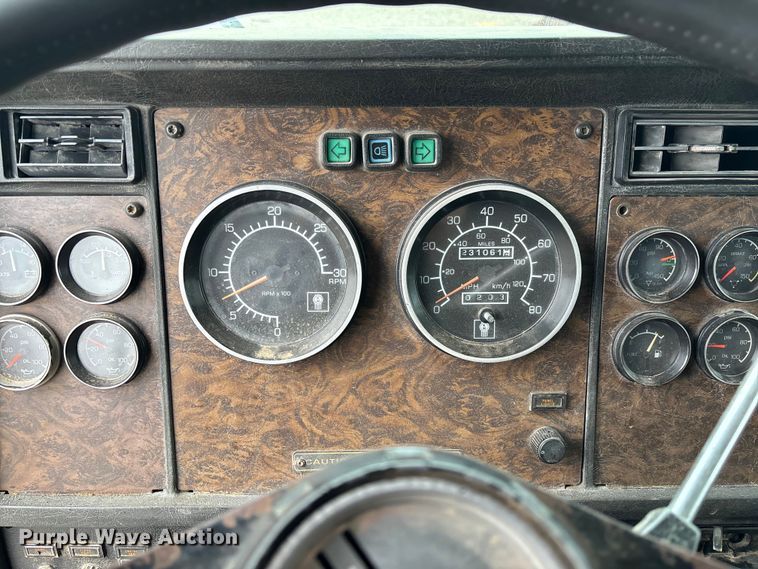 image for item EV3358 1991 Kenworth T800 dump truck