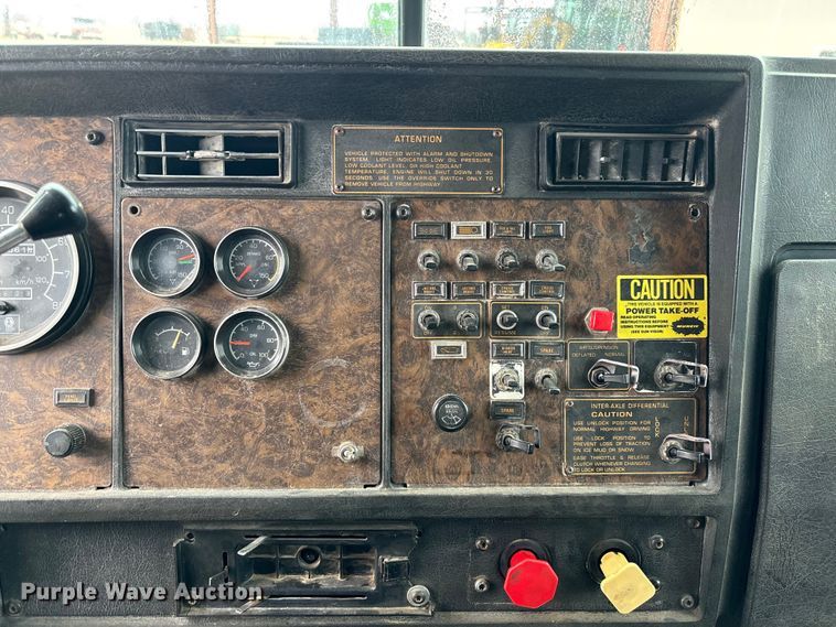 image for item EV3358 1991 Kenworth T800 dump truck