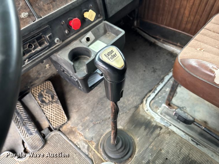 image for item EV3358 1991 Kenworth T800 dump truck