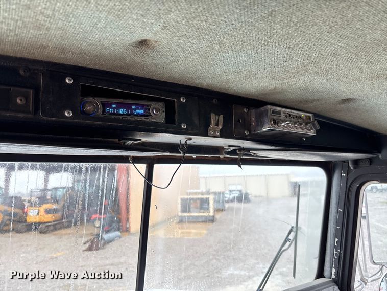 image for item EV3358 1991 Kenworth T800 dump truck