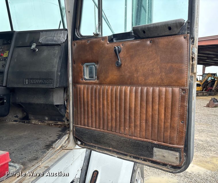 image for item EV3358 1991 Kenworth T800 dump truck