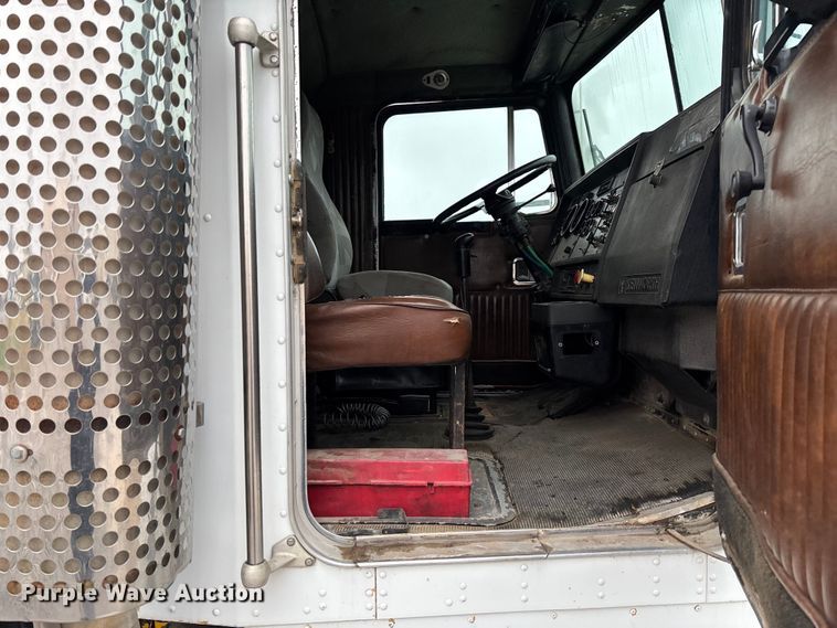 image for item EV3358 1991 Kenworth T800 dump truck