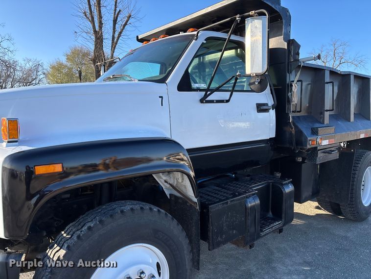 image for item EV3390 1994 Chevrolet Kodiak C6500 dump truck