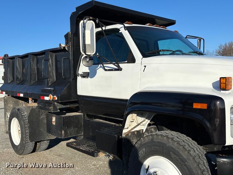 image for item EV3390 1994 Chevrolet Kodiak C6500 dump truck