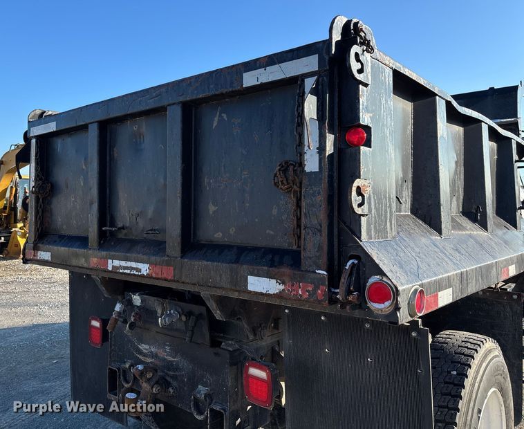 image for item EV3390 1994 Chevrolet Kodiak C6500 dump truck