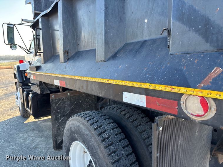 image for item EV3390 1994 Chevrolet Kodiak C6500 dump truck