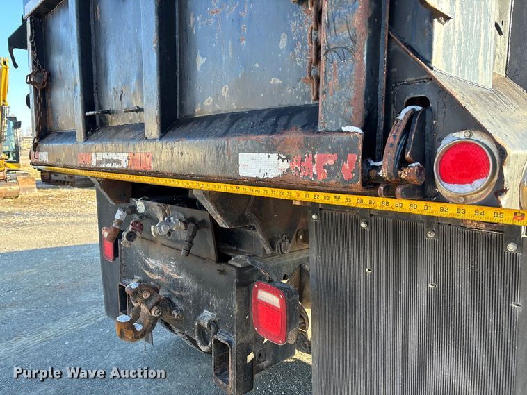 image for item EV3390 1994 Chevrolet Kodiak C6500 dump truck