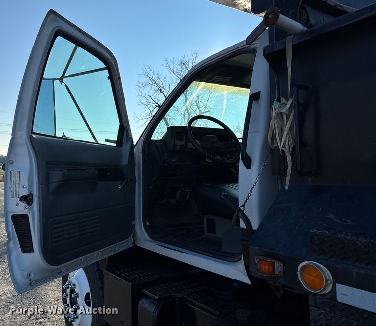 image for item EV3390 1994 Chevrolet Kodiak C6500 dump truck