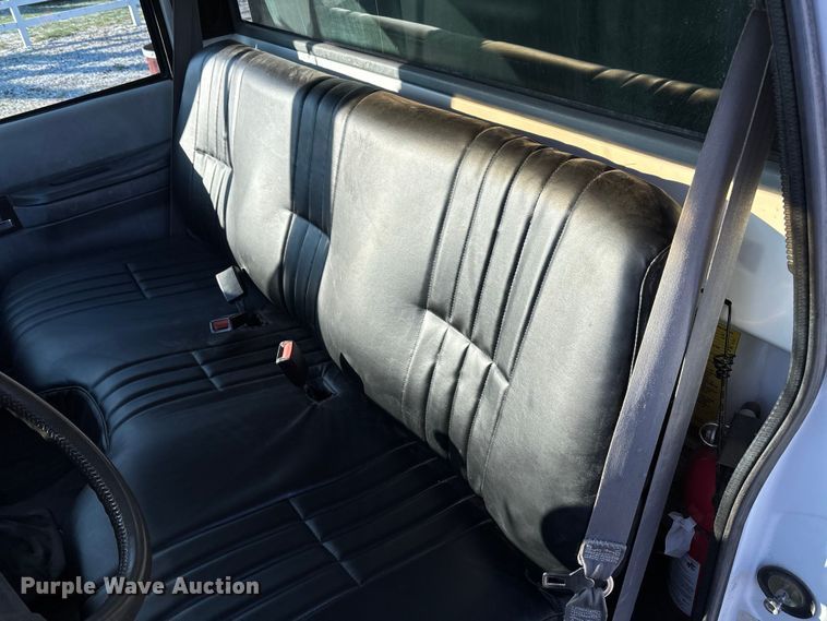 image for item EV3390 1994 Chevrolet Kodiak C6500 dump truck