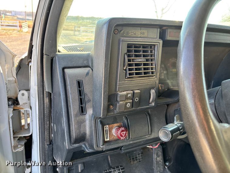 image for item EV3390 1994 Chevrolet Kodiak C6500 dump truck