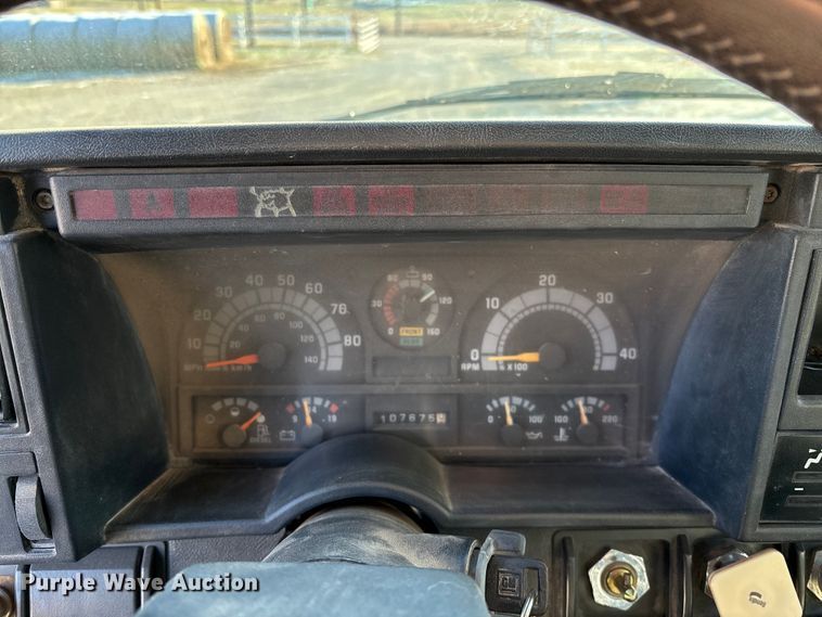 image for item EV3390 1994 Chevrolet Kodiak C6500 dump truck