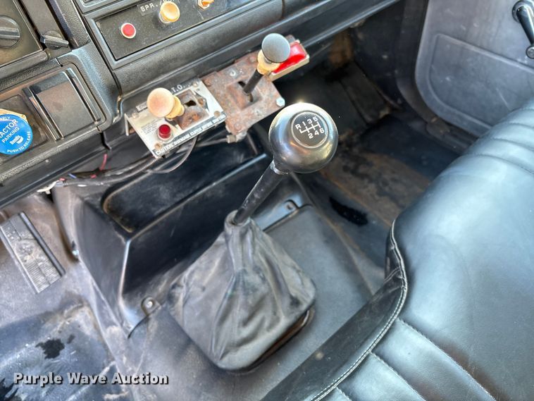 image for item EV3390 1994 Chevrolet Kodiak C6500 dump truck